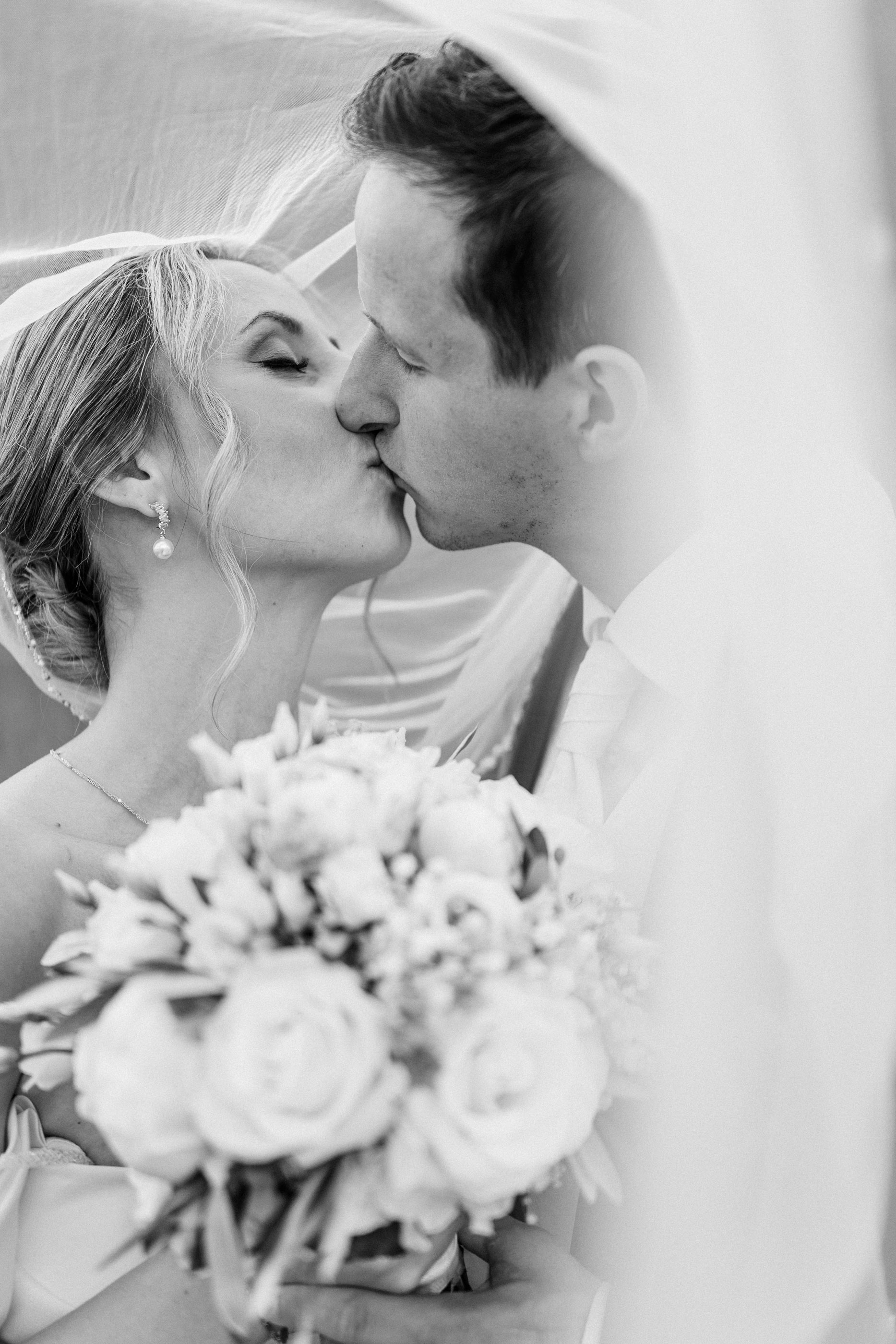 Hochzeitsfotos - Völkermarkt - Hochzeitsfotograf Kärnten - Hochzeitsreportage Brautpaar - Johanna Bacher Fotografie