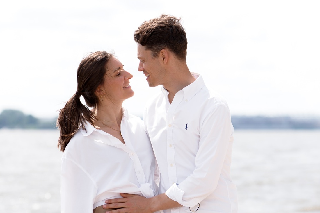 Hochzeitsfotograf: Selina und Erik – Nähe und Blickkontakt. - Martin Edel Fotografie