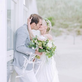 Hochzeitsfotograf: Brautpaarfotoshooting Strandhochzeit Hochzeitsreportage Dorina Köbele-Milas - Dorina Köbele-Milaş
