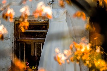Hochzeitsfotograf: Hochzeitsfotografie Details Brautkleid Hochzeitsreportage Bayern Dorina Köbele-Milas - Dorina Köbele-Milaş