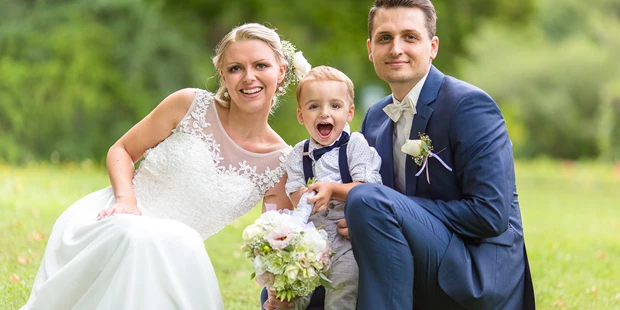 Hochzeitsfotos - Art des Shootings: Prewedding Shooting - Gumpoldskirchen - Hochzeitsfotografie Wien, Braut, Hochzeitsvorbereitungen, Trauzeugen, Braut und Geschwister, Brautjungfer, kreative Hochzeitsfotografie - MiLiNi Photography by Marion Skodler