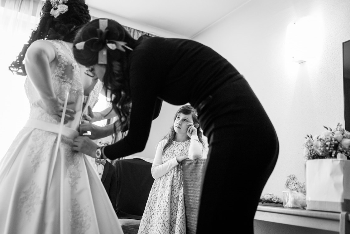 Hochzeitsfotograf: Getting Ready mit einem neugierigen Kind - Dieter Hawlan