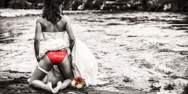 Hochzeitsfotos - Mellau - Hochzeitsfotografin Monika Kessler Trash the Dress - Art of Photography Monika Kessler
