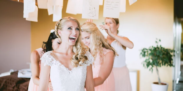Hochzeitsfotos - Art des Shootings: Trash your Dress - Maria-Lanzendorf - Michaela Begsteiger