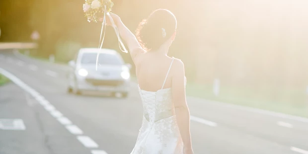 Hochzeitsfotos - Art des Shootings: Trash your Dress - Maria-Lanzendorf - Michaela Begsteiger