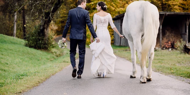 Hochzeitsfotos - Art des Shootings: Trash your Dress - Maria-Lanzendorf - Michaela Begsteiger