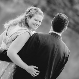Hochzeitsfotograf: Fine Art Hochzeitsfotograf, Braut blickt zurück - ultralicht Fotografie