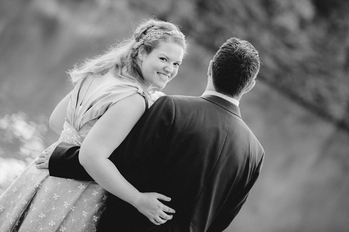 Hochzeitsfotograf: Fine Art Hochzeitsfotograf, Braut blickt zurück - ultralicht Fotografie