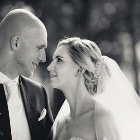 Hochzeitsfotograf: Fine Art Hochzeitsfotograf, verliebtes Brautpaar - ultralicht Fotografie