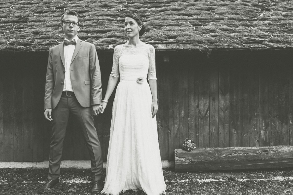 Hochzeitsfotograf: Fine Art Hochzeitsfotograf, Brautpaar im schwarzweiß Vintage-Stil - ultralicht Fotografie