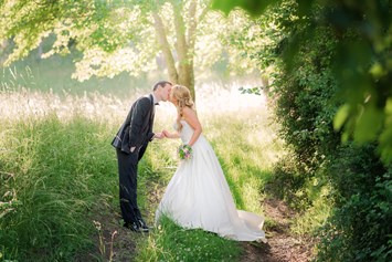Hochzeitsfotograf: Romantische Brautpaarbilder - Monja Kantenwein