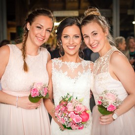 Hochzeitsfotograf: Bridesmaids und Braut - Monja Kantenwein
