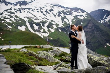 Hochzeitsfotograf: Hochzeitsfotoshooting in den Bergen  - Svetlana Schaier Fotografie 
