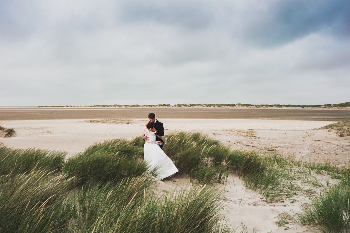 Hochzeitsfotograf: After Wedding Fotoshoot an der dänischen Nordseeküste auf Rømø. ©quirin photography - quirin photography