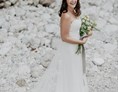 Hochzeitsfotograf: Braut Christina vor wunderschöner Kulisse im Salzkammergut - Julia C. Hoffer
