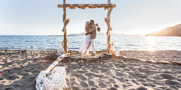 Hochzeitsfotos - Art des Shootings: Trash your Dress - Maria-Lanzendorf - Nikola Milatovic Photography