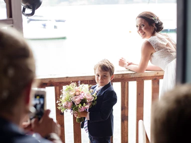 Hochzeitsfotograf: Hochzeit Attersee Grafengut - Veronika Phillipp