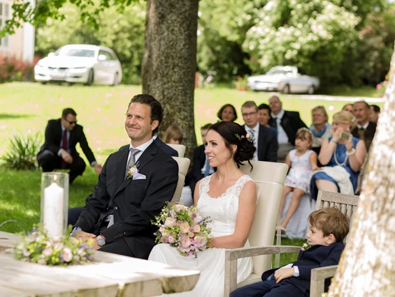 Hochzeitsfotograf: Hochzeit Attersee Grafengut - Veronika Phillipp
