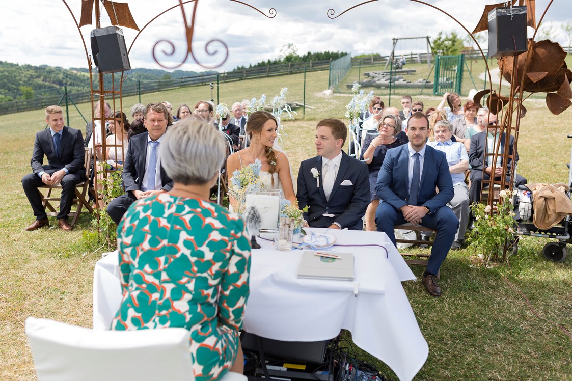 Hochzeitsfotograf: Hochzeit Hoamat Haibach ob der Donau - Veronika Phillipp