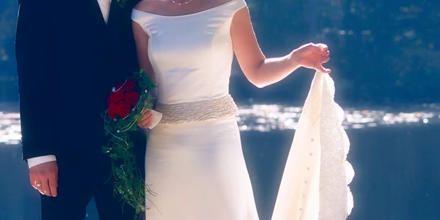 Hochzeitsfotos - Copyright und Rechte: Bilder kommerziell nutzbar - Tirol - Hochzeit am Bödelesee in Vorarlberg - Viktoria Gstrein | Black Tea Fotografie