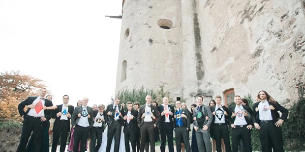 Hochzeitsfotos - zweite Kamera - Pressburg - hochzeits - superheroes - Schloss Krumbach - Marek Valovic - stillandmotionpictures.com