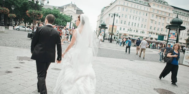 Hochzeitsfotos - zweite Kamera - Pressburg - Photojournalistic wedding photography - Marek Valovic - stillandmotionpictures.com