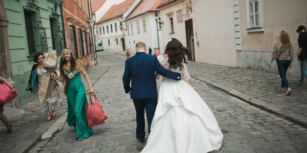 Hochzeitsfotos - zweite Kamera - Pressburg - wedding documentary photography - Marek Valovic - stillandmotionpictures.com