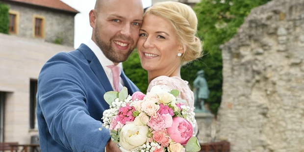Hochzeitsfotos - Fotobox mit Zubehör - Wietze - Paarshooting in Bielefeld co Bork - diehochzeitsfotografin.de