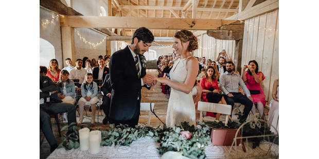 Hochzeitsfotos - Pullach im Isartal - Heiraten im Sudhaus Schwarzach - Freie Trauung - Hochzeit - Fotograf Niederbayern - Passau - Alexandra und Martin - Foto | Film