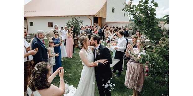 Hochzeitsfotos - Pullach im Isartal - Hochzeitslocation - Schwarzach - Hochzeit - Weddingfilm - Passau - Deggendorf - Bernried - Alexandra und Martin - Foto | Film