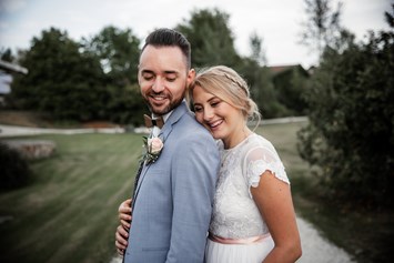 Hochzeitsfotograf: Portrait-shooting auf Gut Aichet - Hochzeitsreportage - Alexandra und Martin - Foto | Film