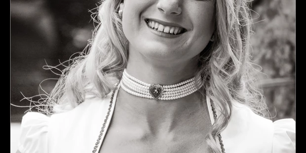 Hochzeitsfotos - Fotostudio - Wels (Wels) - erwartungsvolle Braut - Enigmophotography
