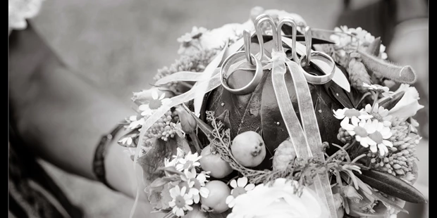 Hochzeitsfotos - Fotostudio - Wels (Wels) - Die Ringe - Enigmophotography