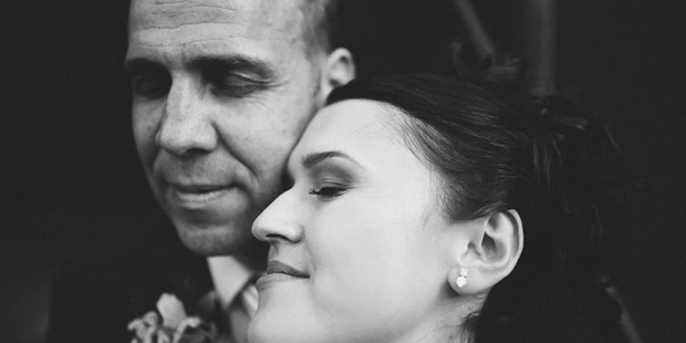 Hochzeitsfotos - Brandenburg Nord - Brautpaar bei einer Hochzeit in Berlin - Dennis Hayungs