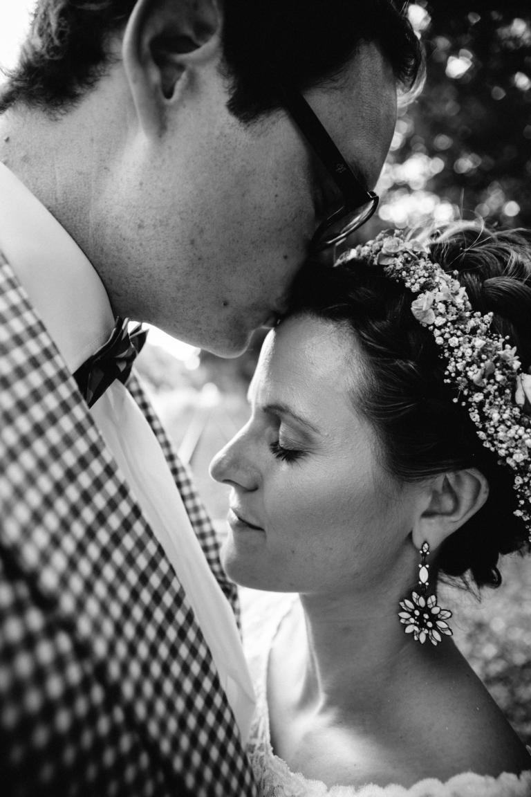 Hochzeitsfotos - Berufsfotograf - Velten - Brautpaar bei einer Hochzeit in der Nähe von Bremen - Dennis Hayungs