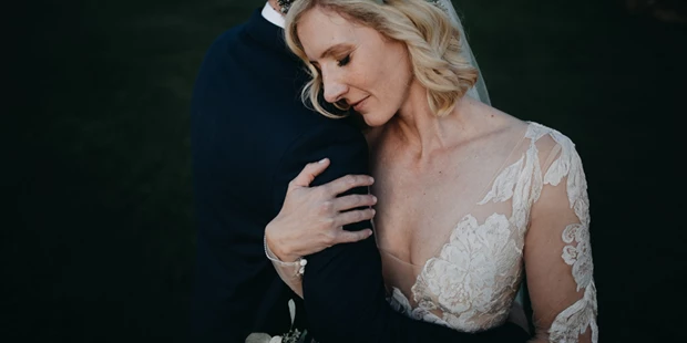 Hochzeitsfotos - Art des Shootings: Trash your Dress - Maria-Lanzendorf - Christina Supanz