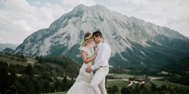 Hochzeitsfotos - Art des Shootings: Trash your Dress - Maria-Lanzendorf - Christina Supanz