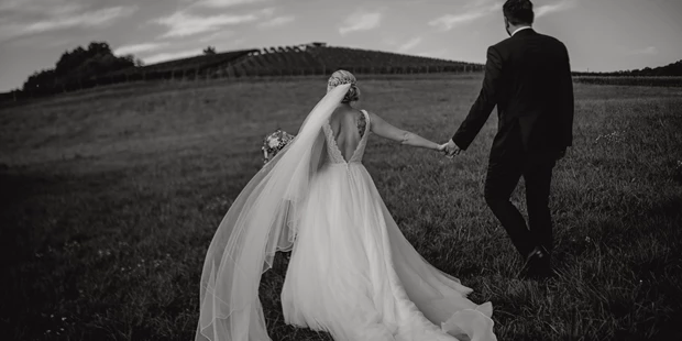 Hochzeitsfotos - Art des Shootings: Trash your Dress - Maria-Lanzendorf - Christina Supanz