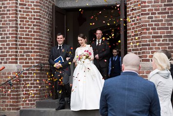 Hochzeitsfotograf: Auszug aus der Kirche - Marvin Glodek