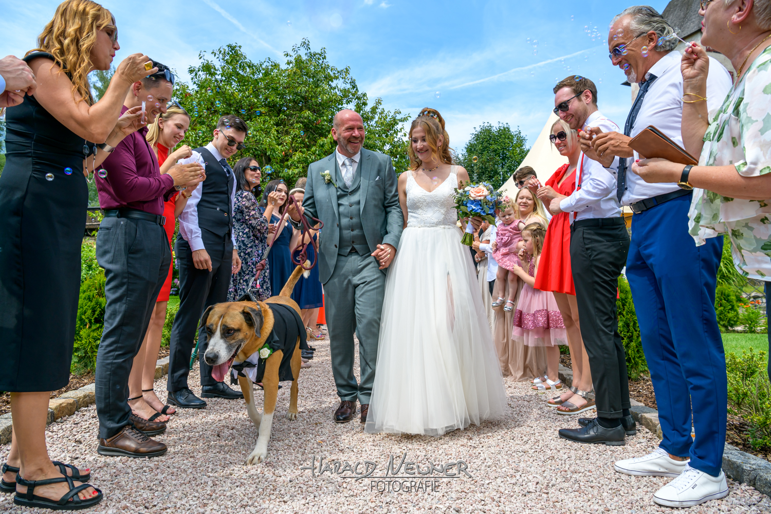 Hochzeitsfotos - PLZ 82041 (Deutschland) - Paarshooting - hier im Schloßpark Matzen bei Brixlegg.
Tolle und entspannte Bilder können nur entstehen, wenn die Stimmung passt. Es sollte genug Zeit für das Shooting im Vorhinein eingeplant sein.
Natürlich ist das Portraitshooting auch nach der Hochzeit buchbar. - Foto Neuner, Rum