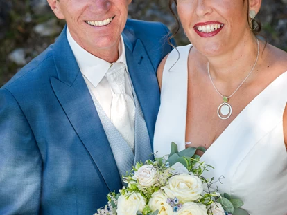 Hochzeitsfotos - Wildsteig - Paarshooting.
Tolle und entspannte Bilder können nur entstehen, wenn die Stimmung passt. Es sollte genug Zeit für das Shooting im Vorhinein eingeplant sein.
Natürlich ist das Portraitshooting auch nach der Hochzeit buchbar. - Foto Neuner, Rum