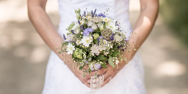 Hochzeitsfotos - Fotostudio - PLZ 2100 (Österreich) - Brautstrauß - Armin Kleinlercher - your weddingreport