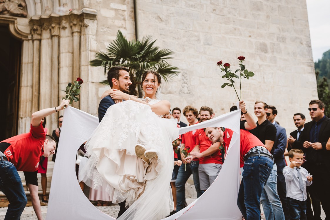 Hochzeitsfotograf: Brautpaar nach der Kirche - Rene und Steffi // Hochzeitsfotos und Video