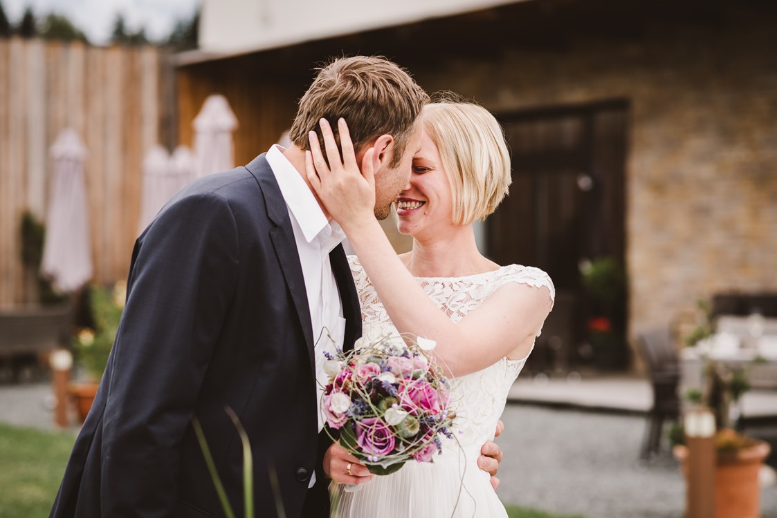 Hochzeitsfotograf: Intime Hochzeit im Weingut - Rene und Steffi // Hochzeitsfotos und Video