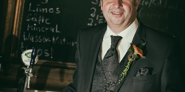 Hochzeitsfotos - Fotostudio - Wels (Wels) - Hochzeit im Herbst Hofbühne T. - Ludwig Pullirsch