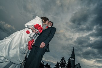 Hochzeitsfotograf: Der Kuss bringt Licht. - Bina Vista