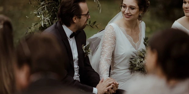 Hochzeitsfotos - Wildsteig - Wunderschöne Hochzeit mit Freier Trauung vor der Villa Maund, einer alten Jagdvilla in den Bergen Vorarlbergs - Dan Jenson Photography