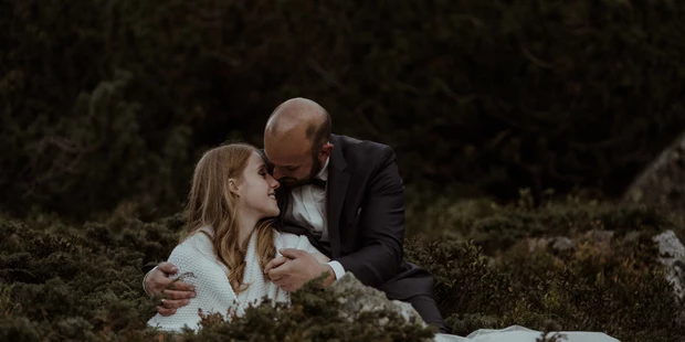 Hochzeitsfotos - Wildsteig - intime Momente nach dem Elopement - Dan Jenson Photography