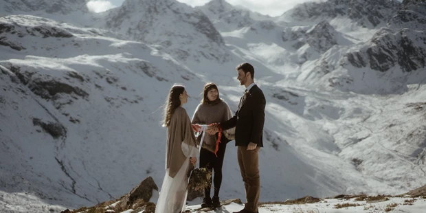 Hochzeitsfotos - Wildsteig - Winter-Elopement in den Bergen zwischen Vorarlberg und Tirol - Dan Jenson Photography