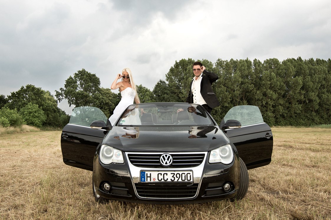 Hochzeitsfotograf: Fotoshooting mit Auto - Fotografenmeisterin Aleksandra Marsfelden